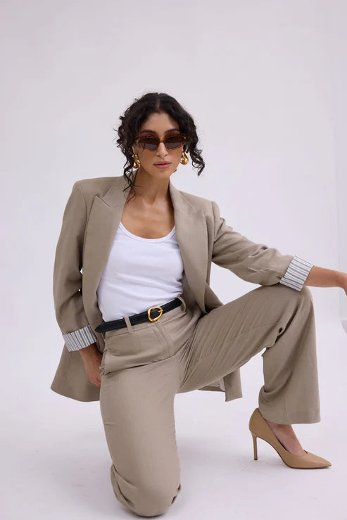 Basic Leather Belt with Asymmetrical Buckle